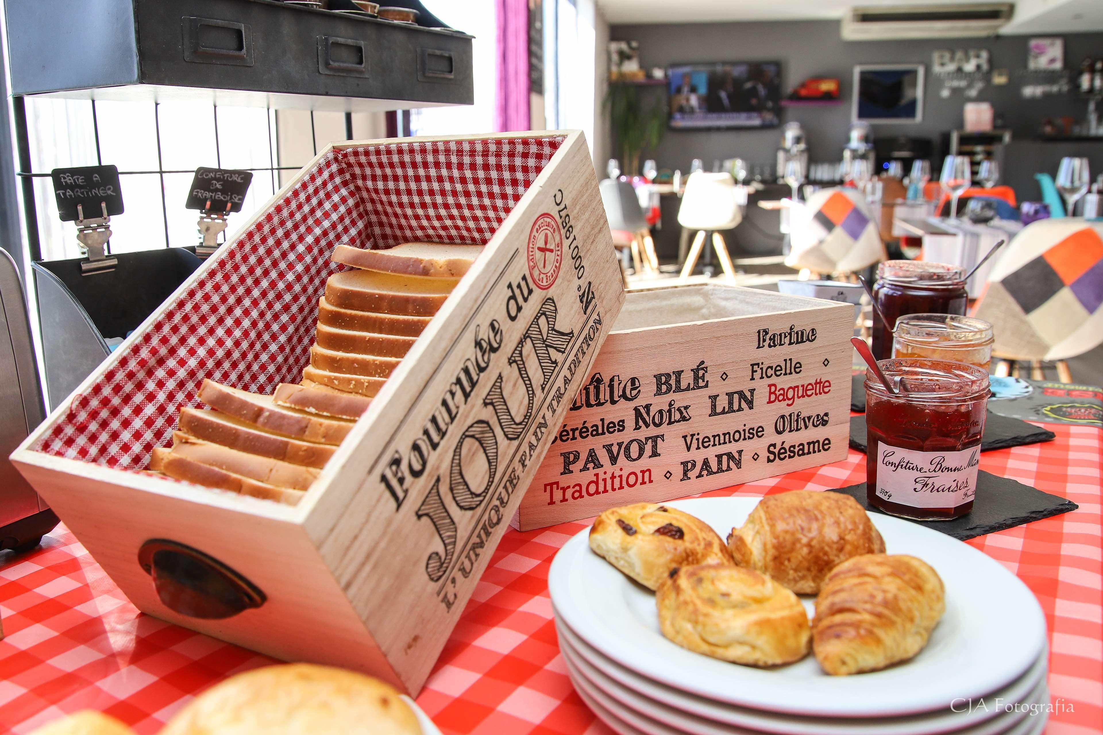 Hotel Restaurant Kyriad Brive Centre Εξωτερικό φωτογραφία